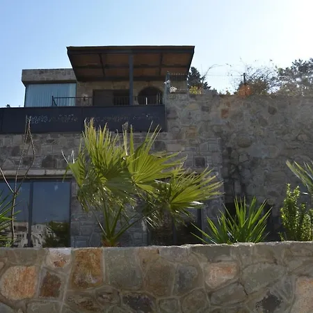 Stone With Private Pool * 博德鲁姆